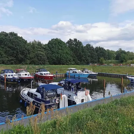 Gemuetliche In Am Mueritzsee Apartmán *